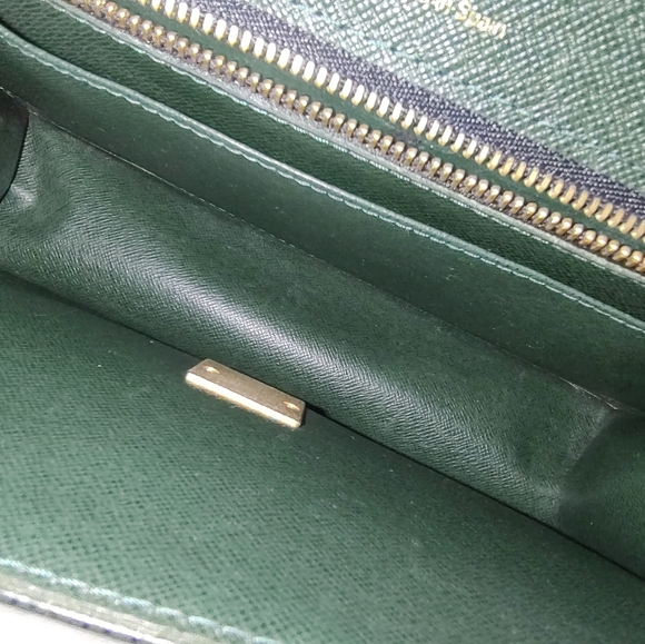 Louis Vuitton taiga Selenga clutch EUC - Picture 6 of 8